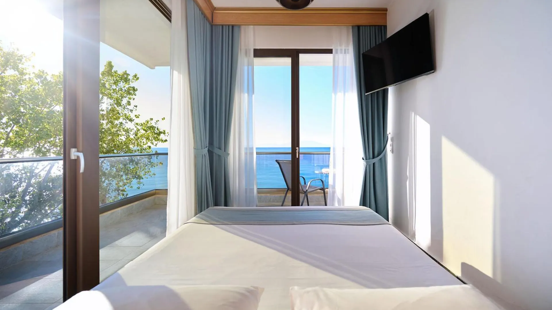Evlogia Hotel Seafront And Anex By Greek Pride Fourka