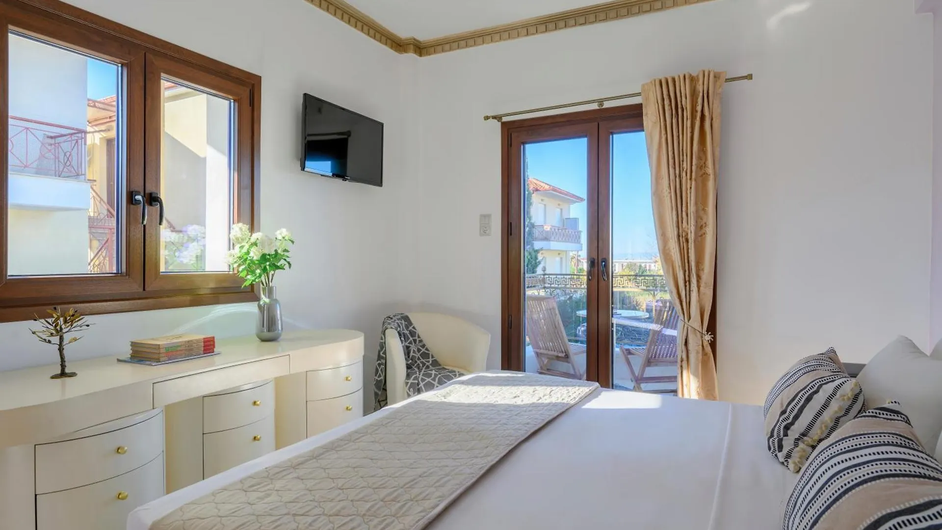 Evlogia Hotel Seafront And Anex By Greek Pride Fourka