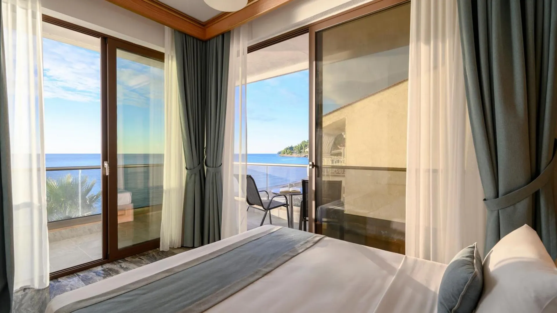 Evlogia Hotel Seafront And Anex By Greek Pride Fourka